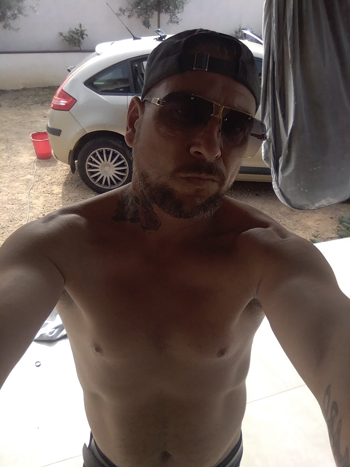 Profil von Djoulian